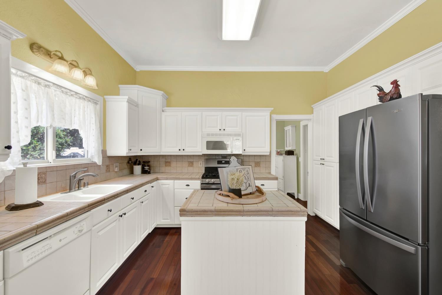 58 2nd Woodland CA 95695