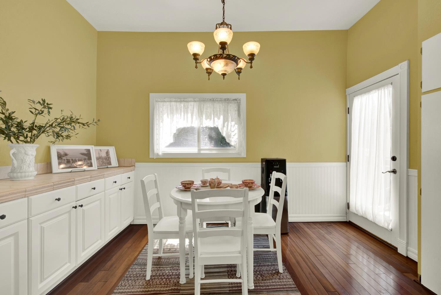 58 2nd Woodland CA 95695