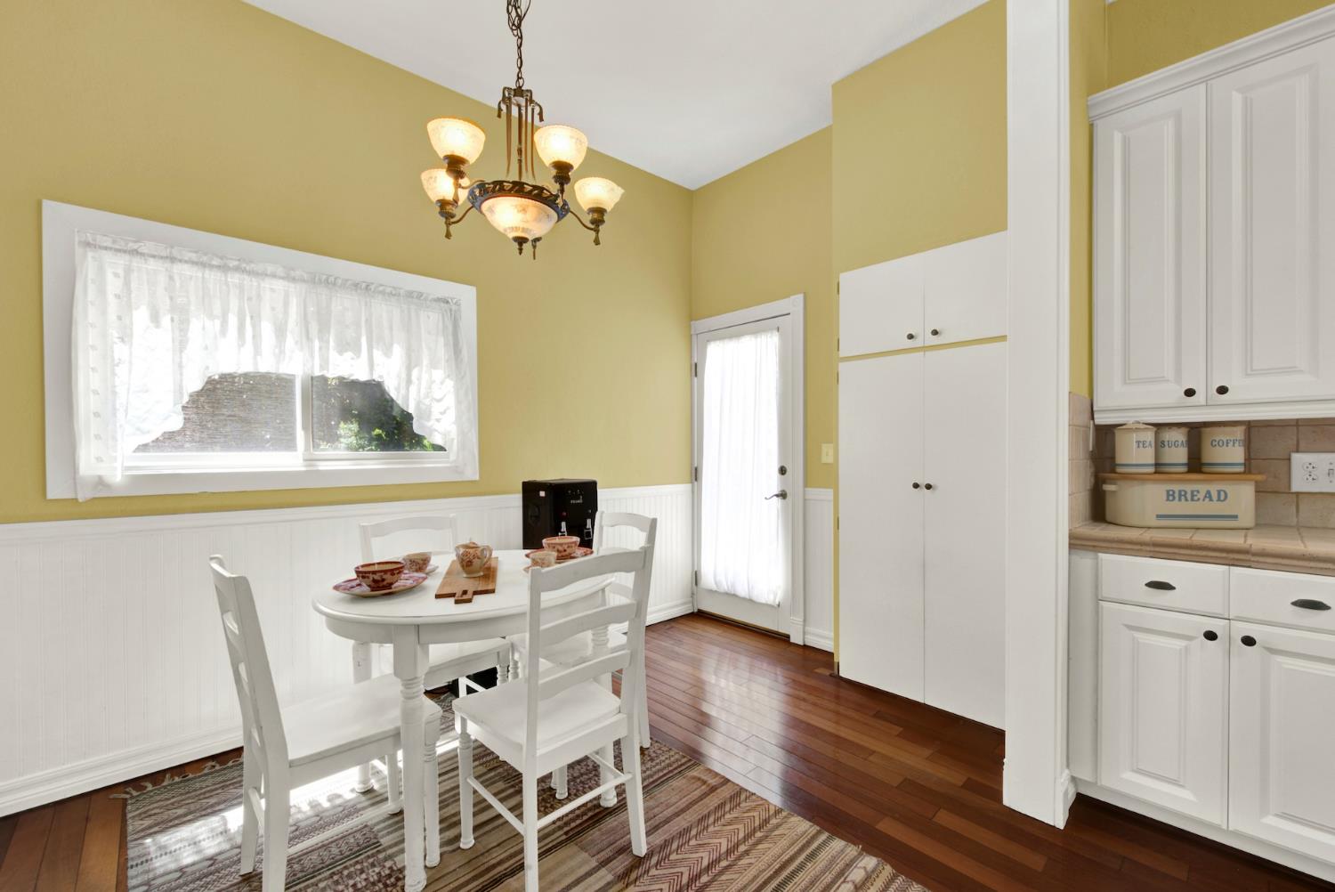 58 2nd Woodland CA 95695