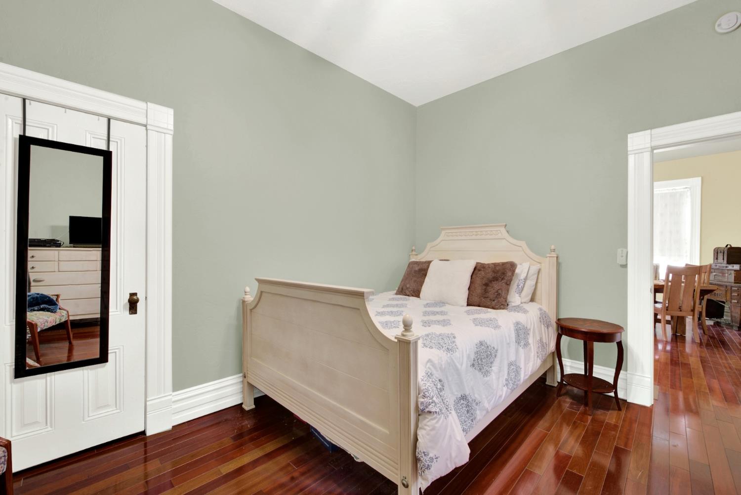 58 2nd Woodland CA 95695