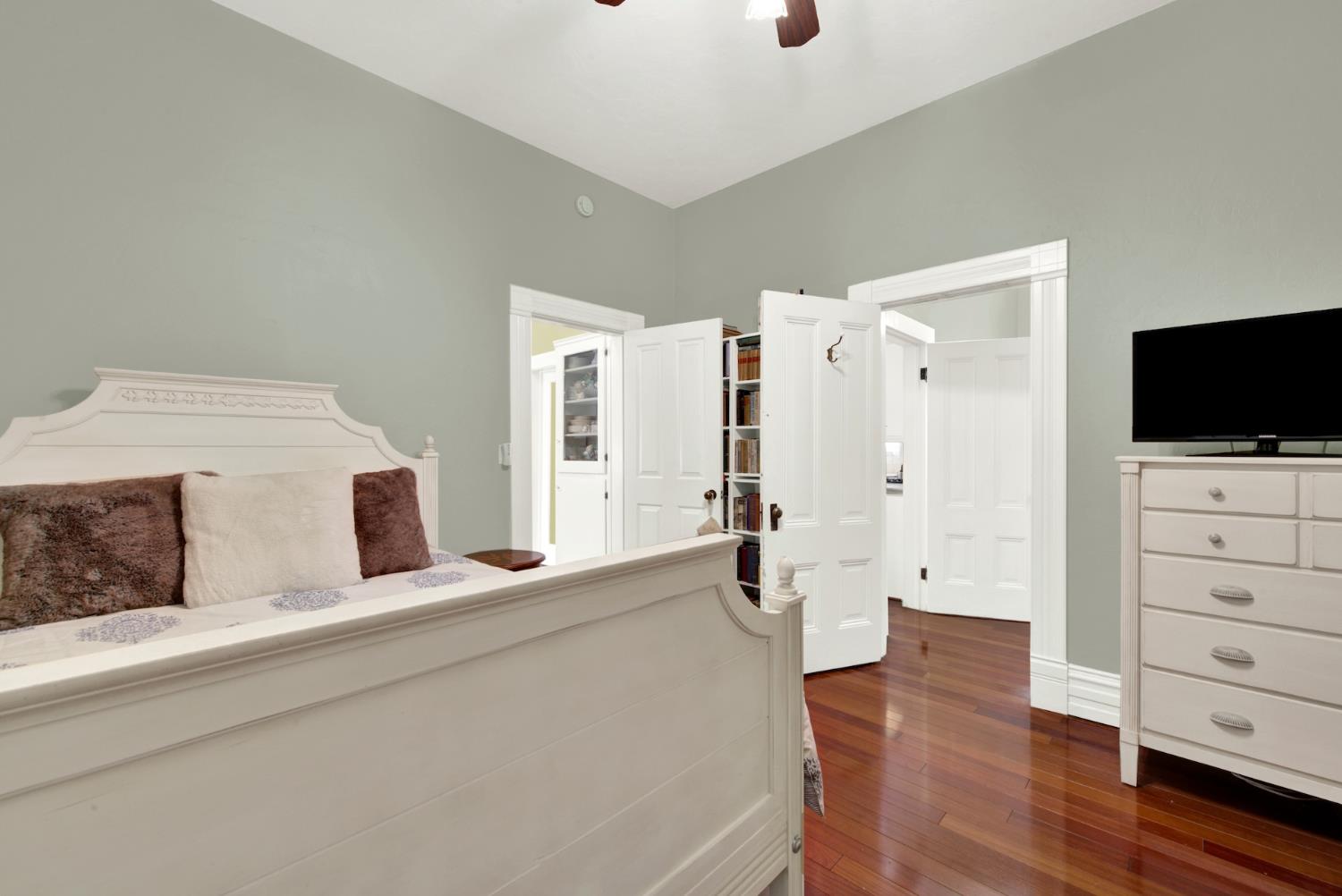 58 2nd Woodland CA 95695