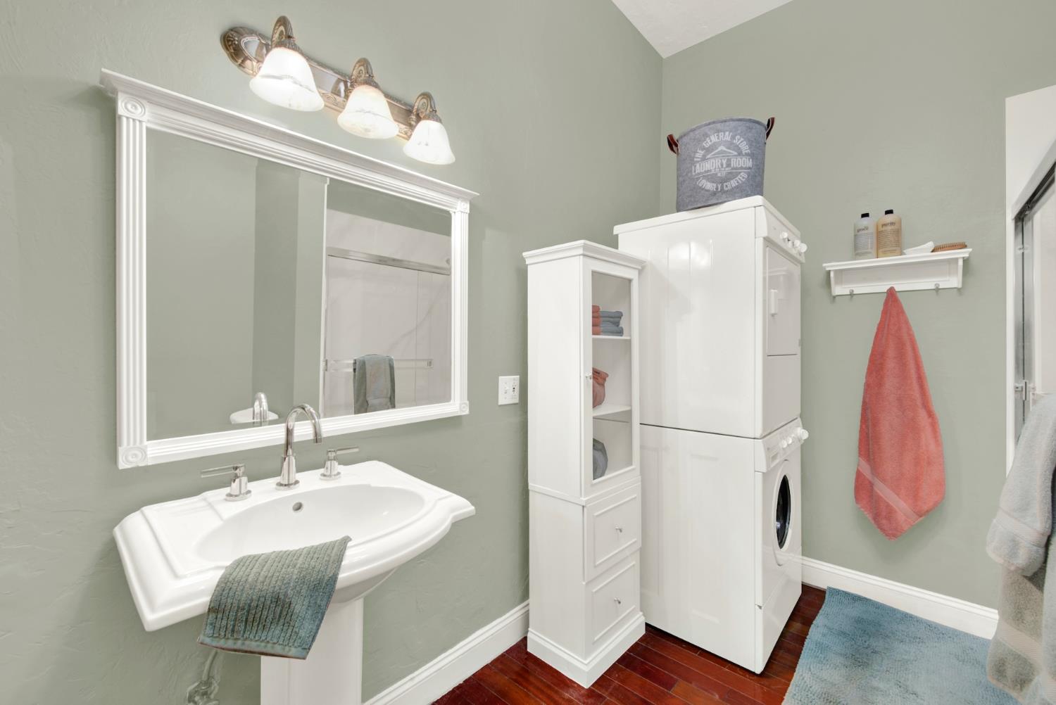 58 2nd Woodland CA 95695