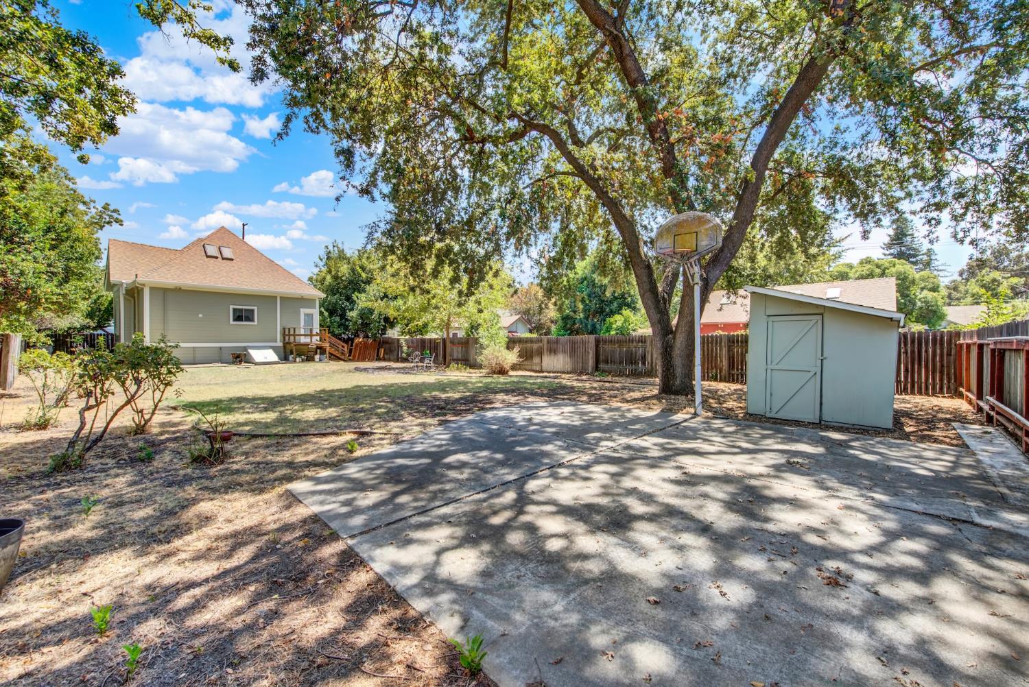 58 2nd Woodland CA 95695