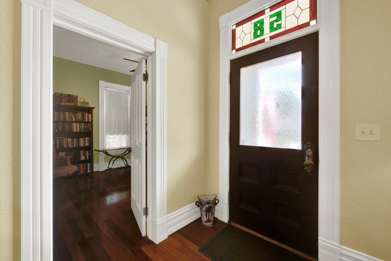 58 2nd Woodland CA 95695