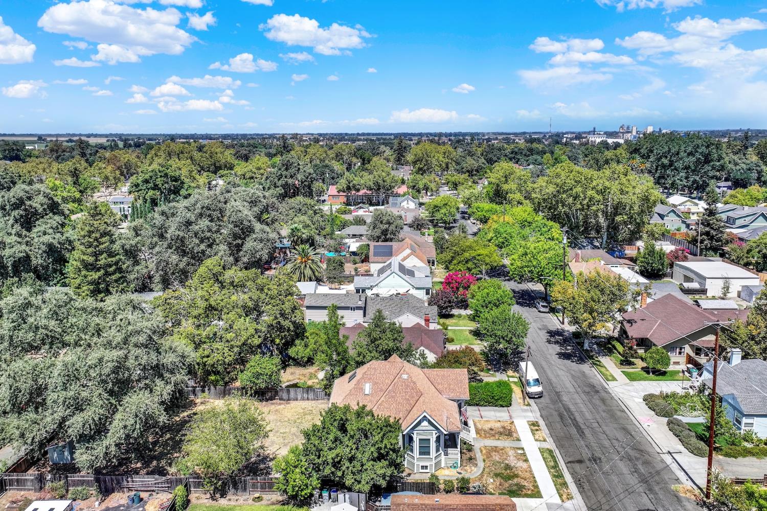 58 2nd Woodland CA 95695