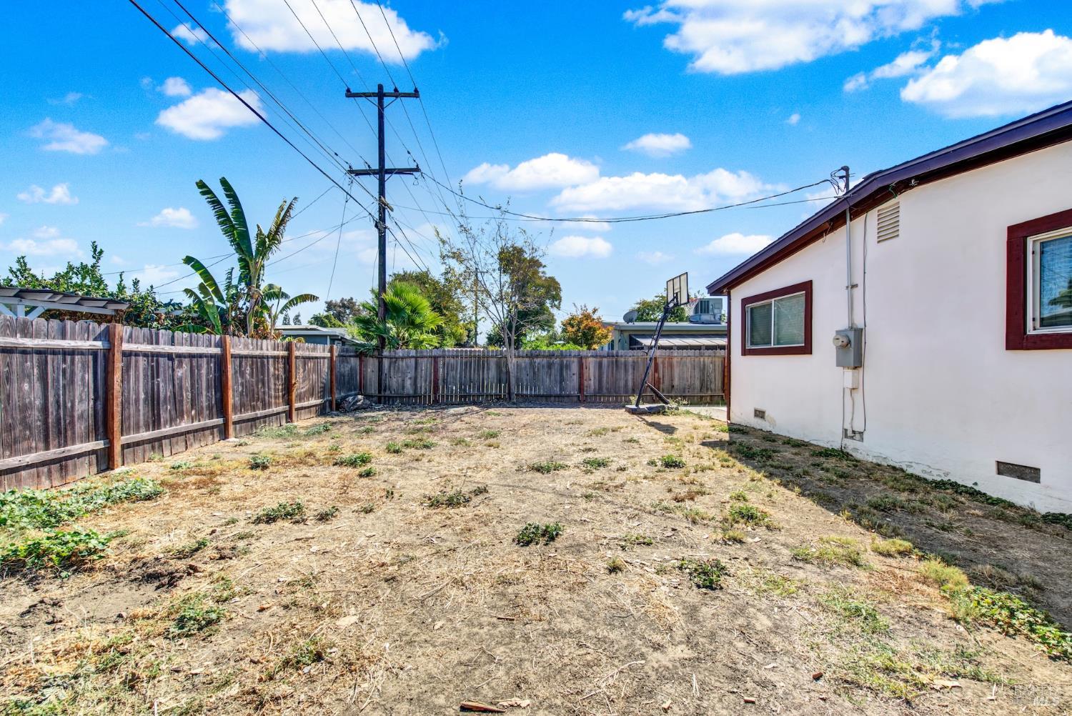 1112 Mckinley Street Fairfield CA 94533