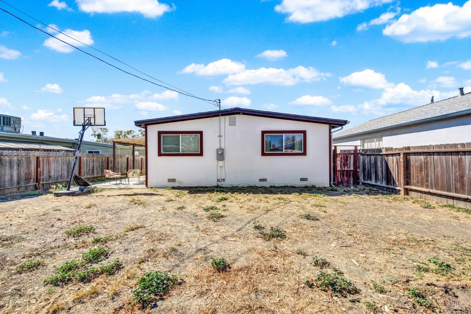 1112 Mckinley Street Fairfield CA 94533