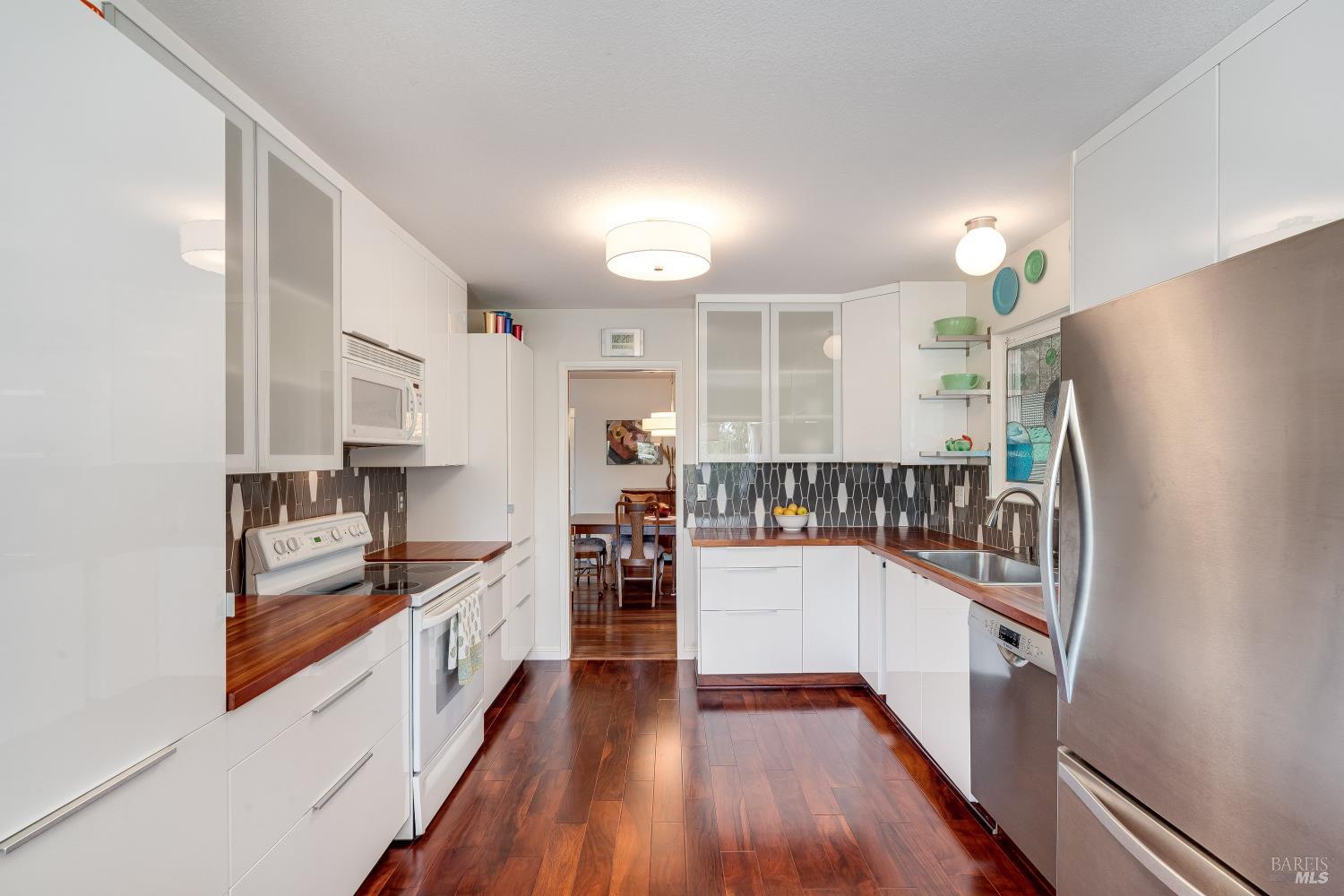 1664 Meek Avenue Napa CA 94559