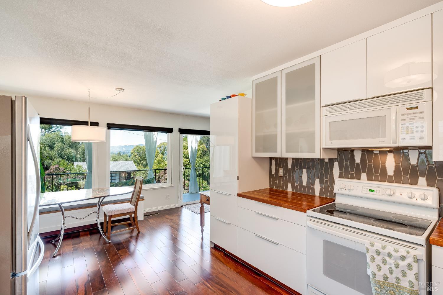 1664 Meek Avenue Napa CA 94559