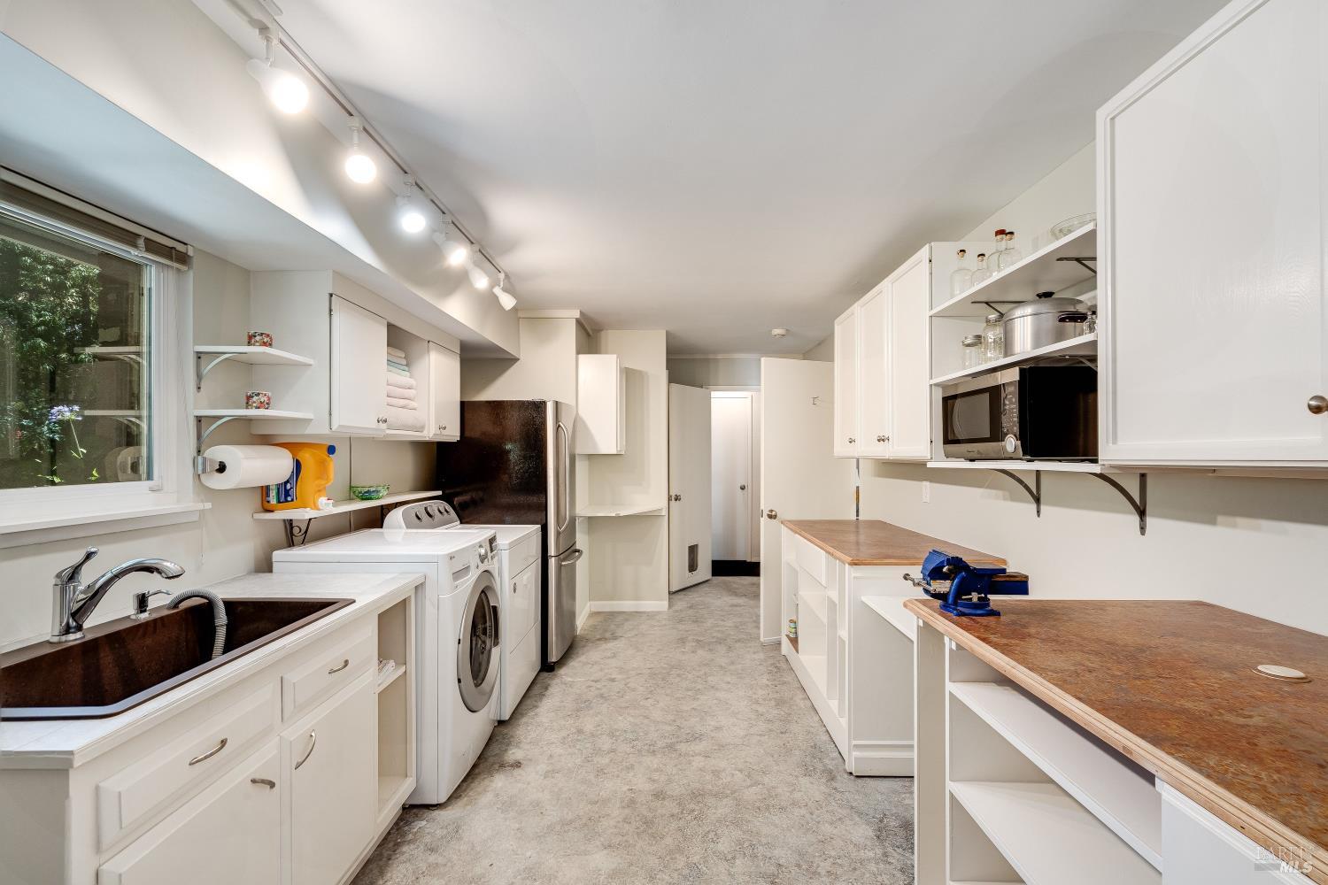 1664 Meek Avenue Napa CA 94559