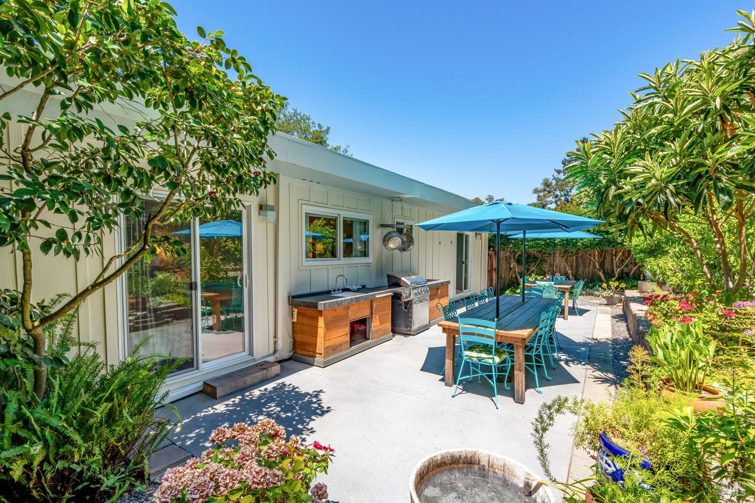 1664 Meek Avenue Napa CA 94559