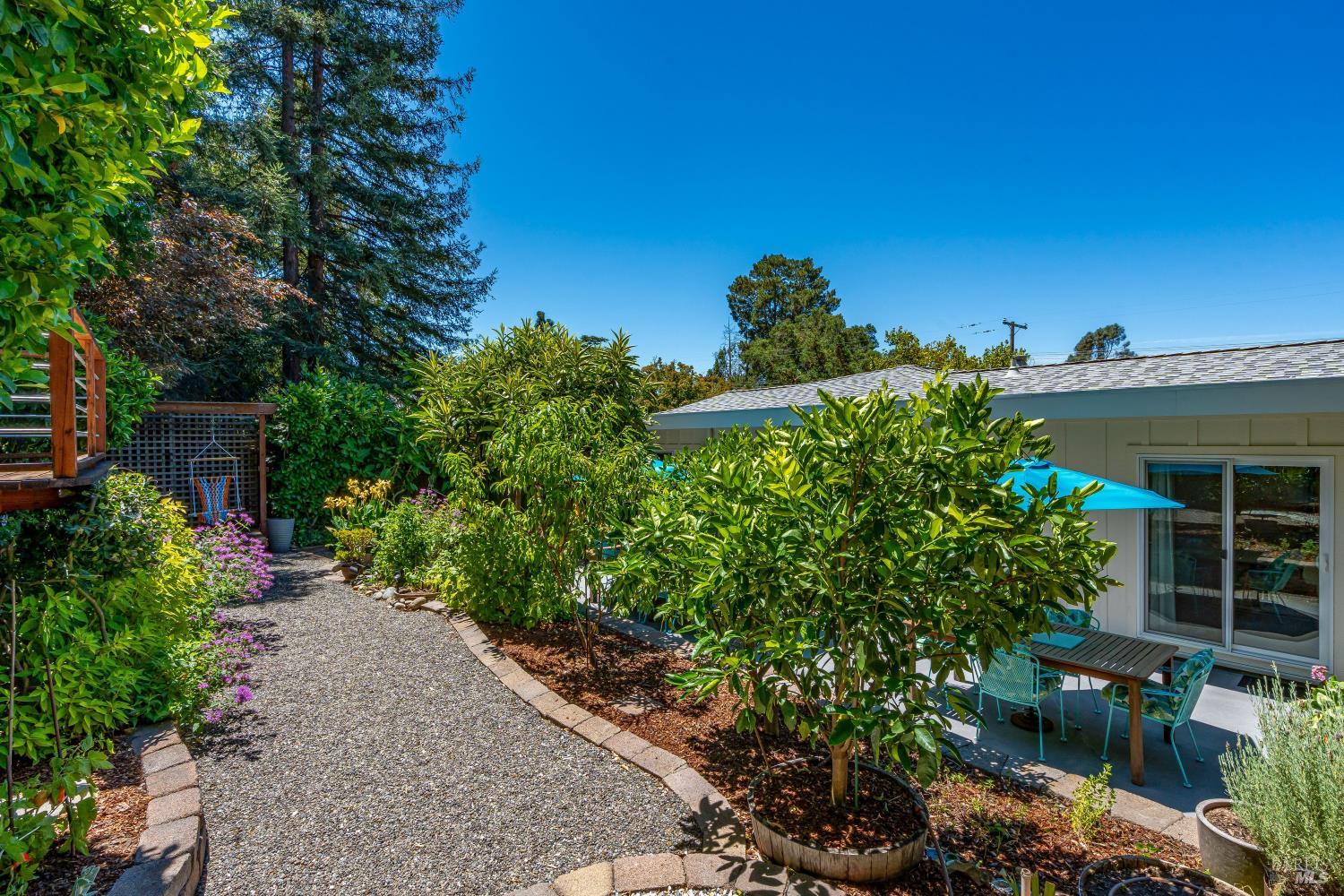 1664 Meek Avenue Napa CA 94559