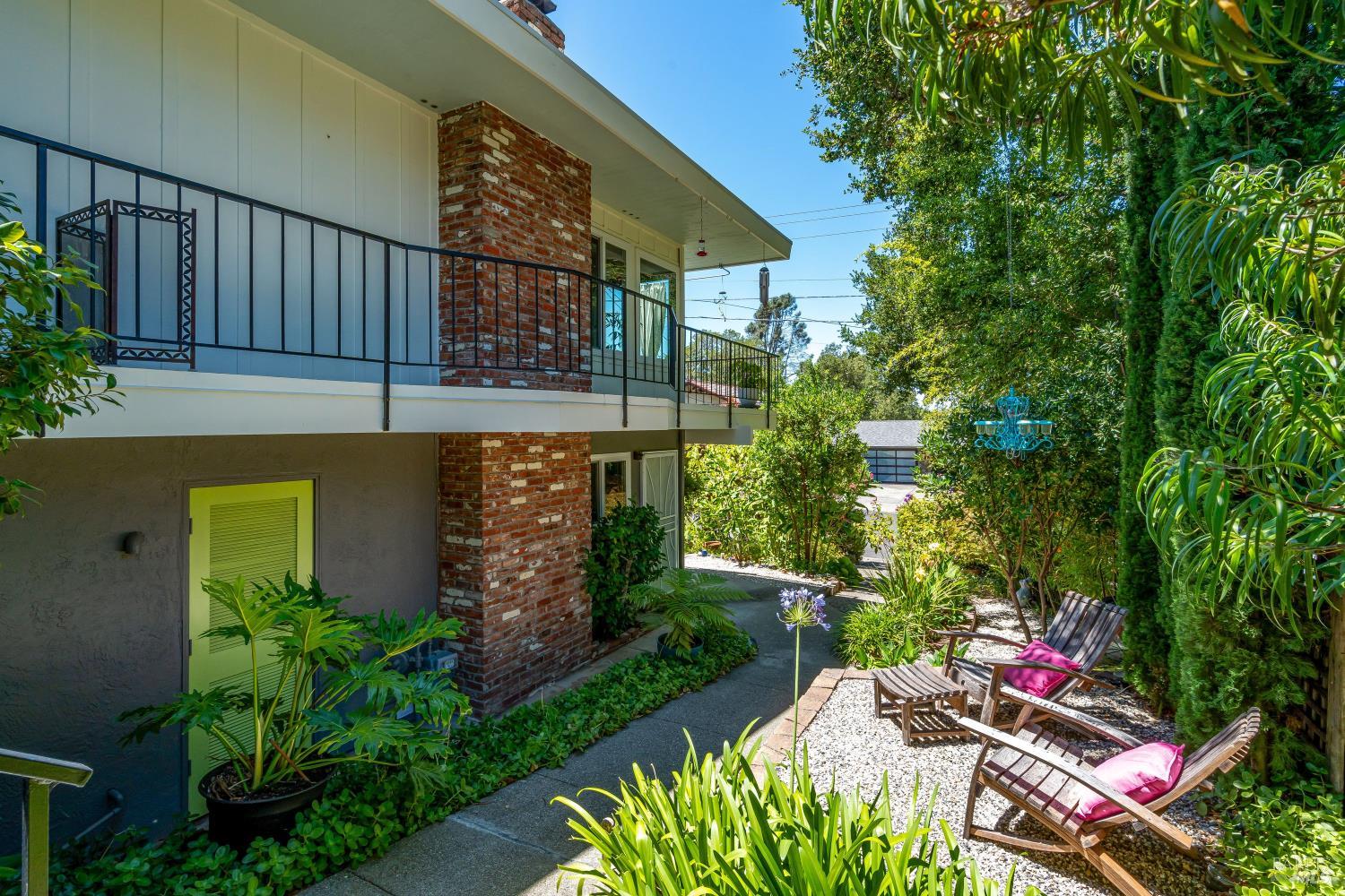 1664 Meek Avenue Napa CA 94559