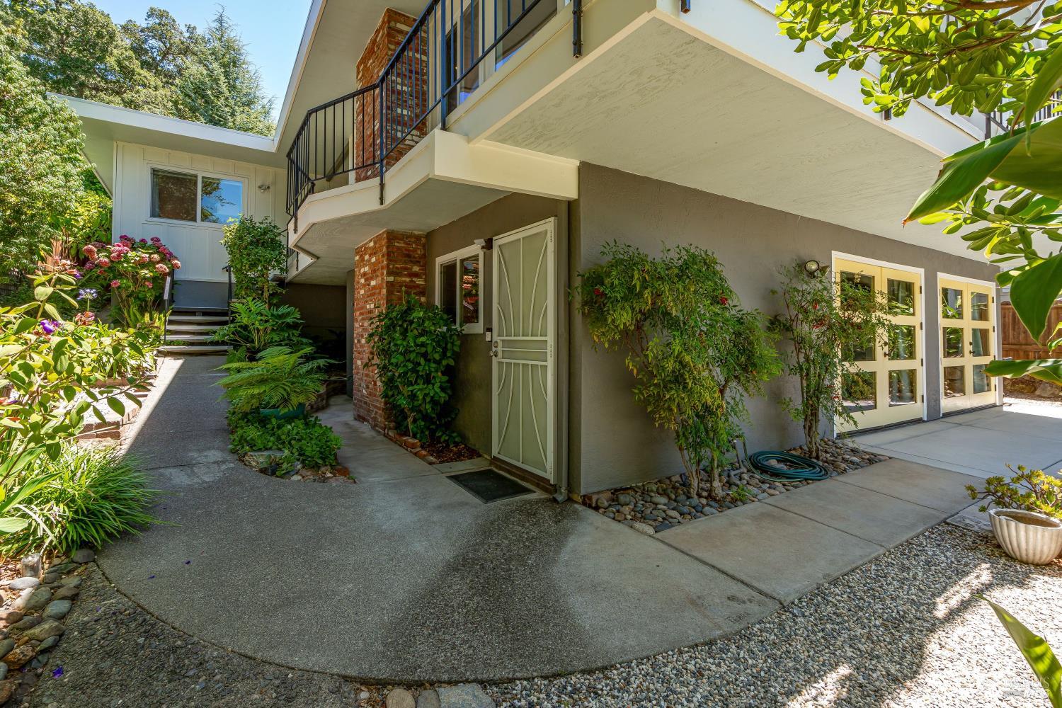 1664 Meek Avenue Napa CA 94559