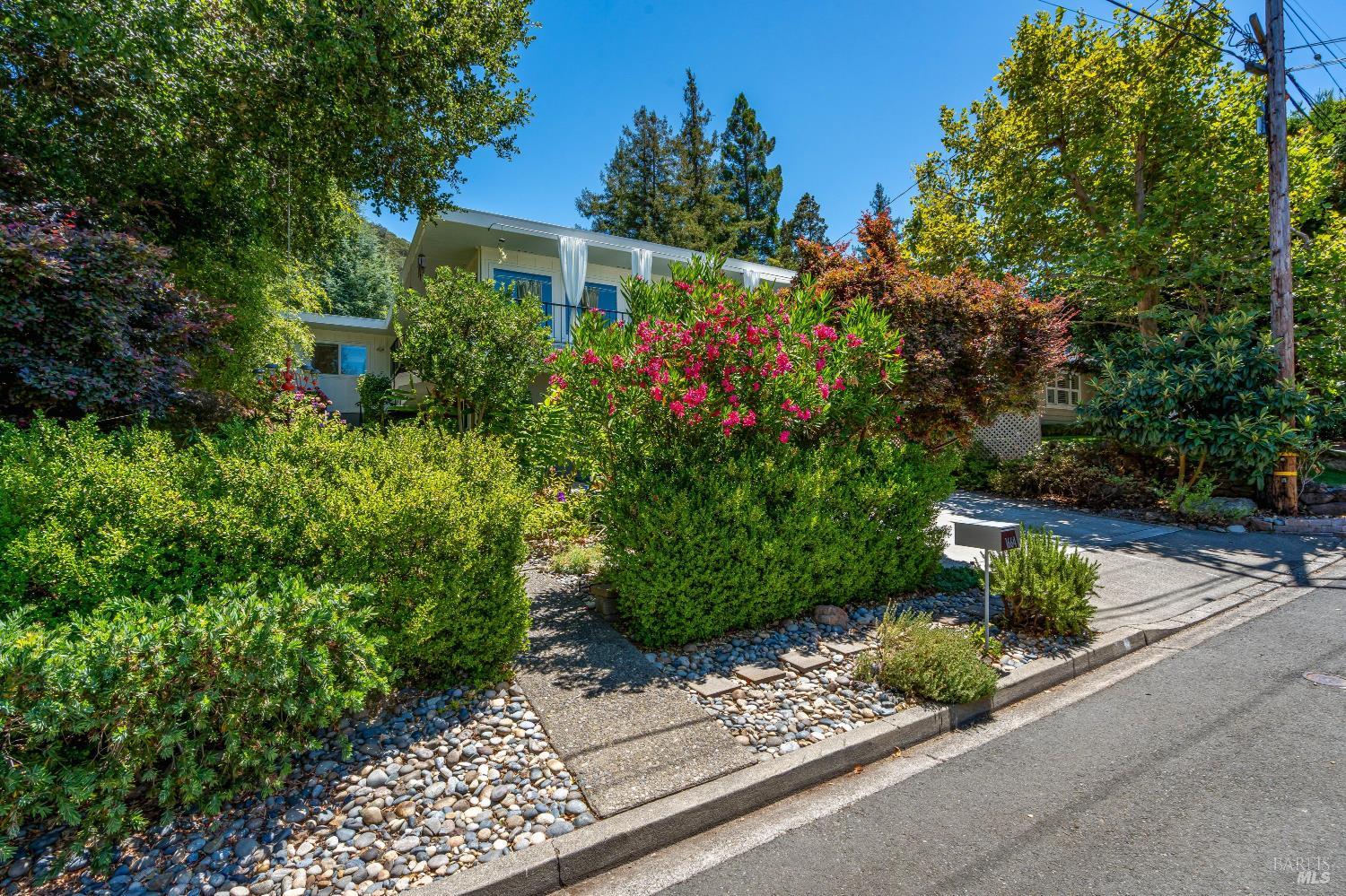 1664 Meek Avenue Napa CA 94559