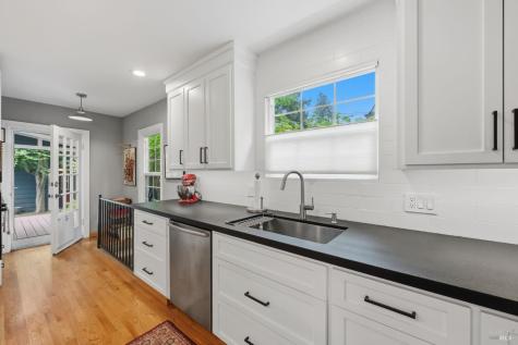 1621 Austin Way Santa Rosa CA 95404