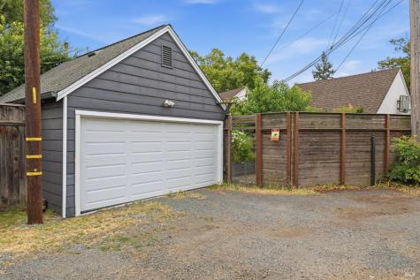 1621 Austin Way Santa Rosa CA 95404