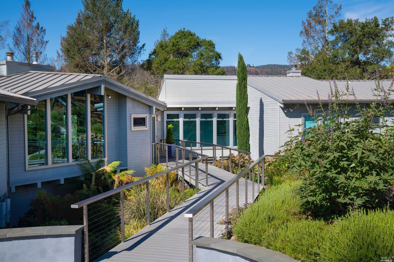 9 Bournemouth Road St. Helena CA 94574