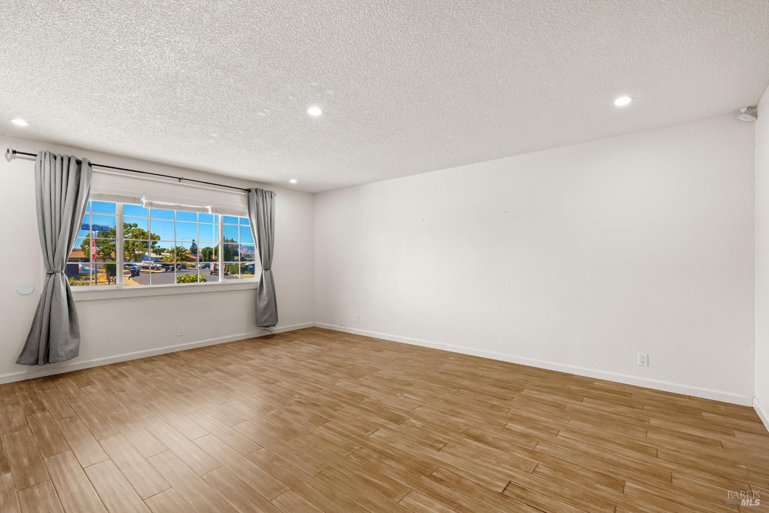 513 Monterey Drive Suisun City CA 94585