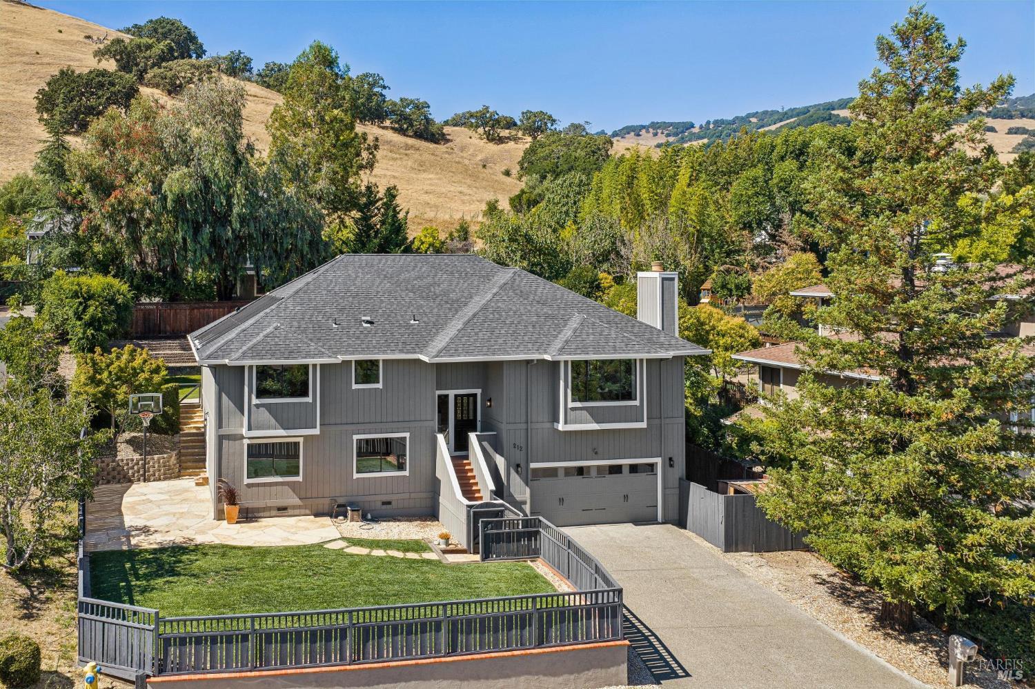 212 San Ramon Way Novato CA 94945