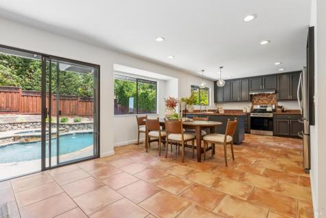 212 San Ramon Way Novato CA 94945
