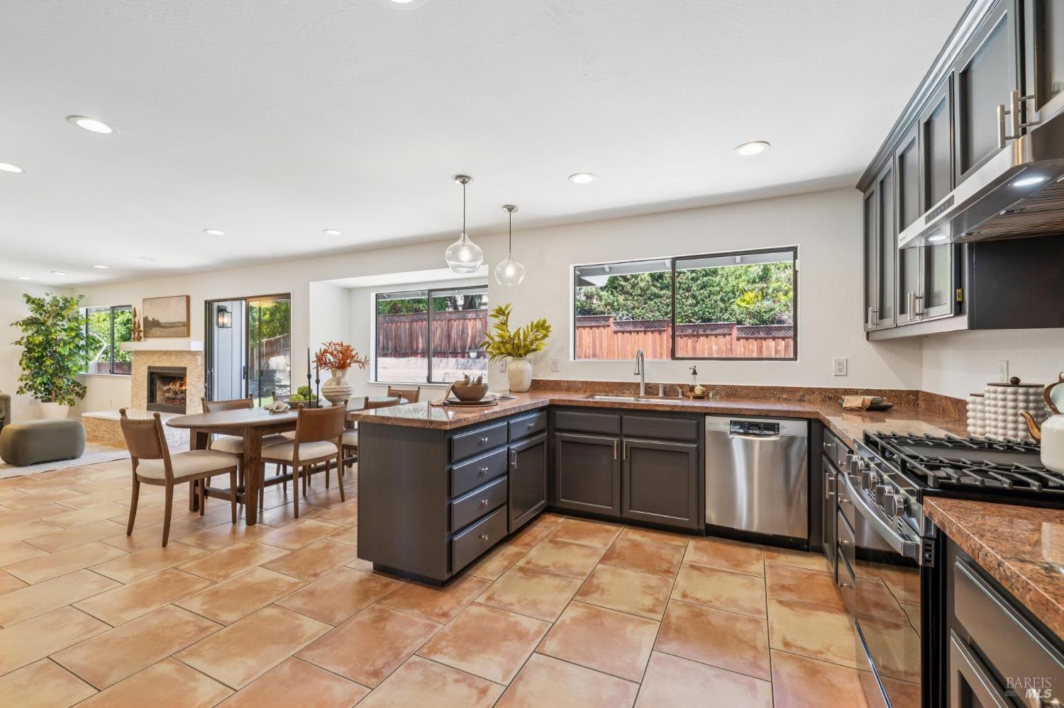 212 San Ramon Way Novato CA 94945