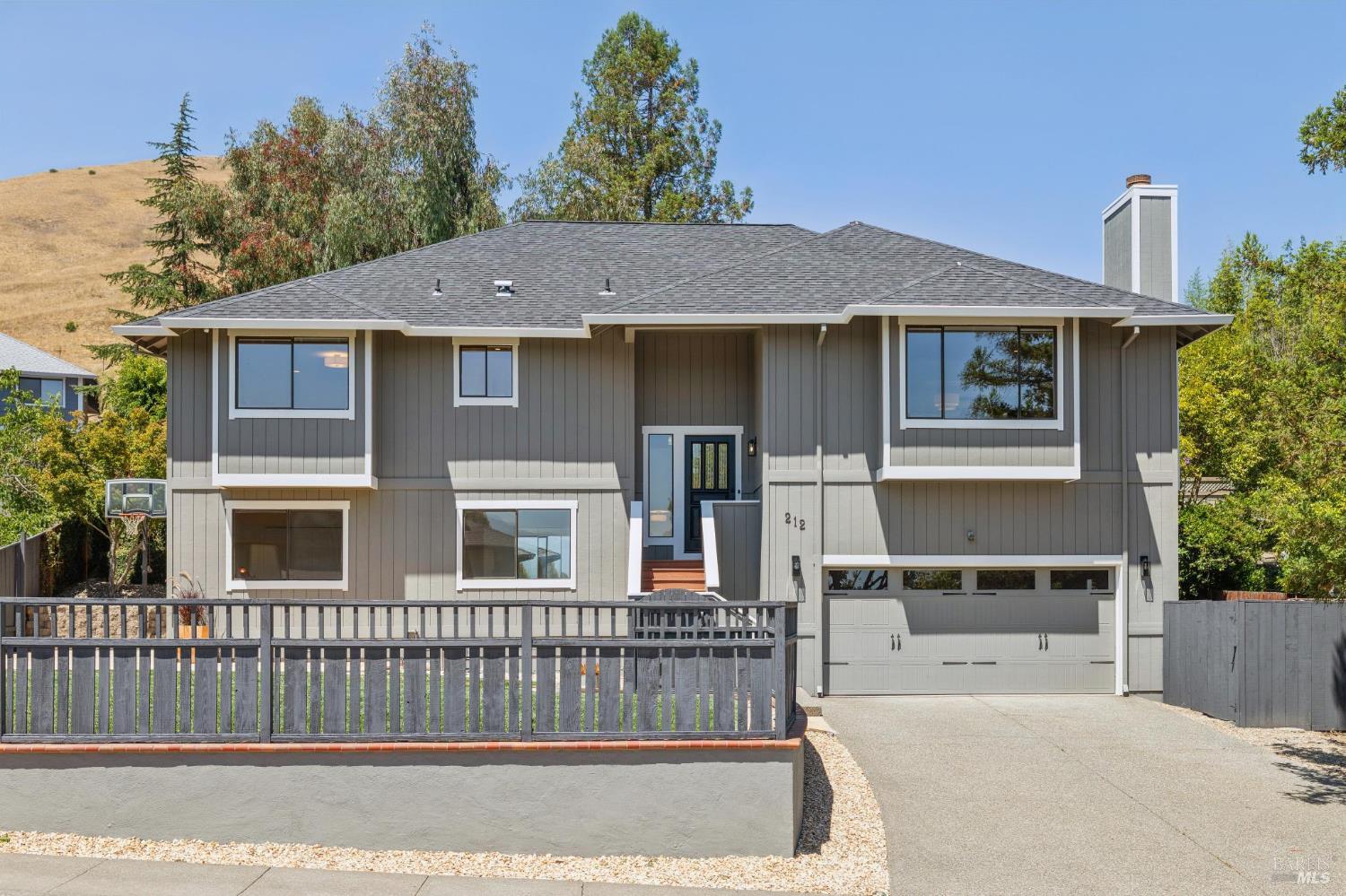 212 San Ramon Way Novato CA 94945