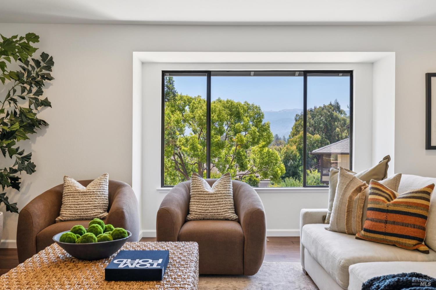 212 San Ramon Way Novato CA 94945