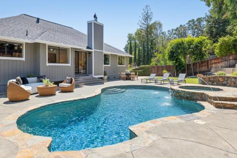 212 San Ramon Way Novato CA 94945