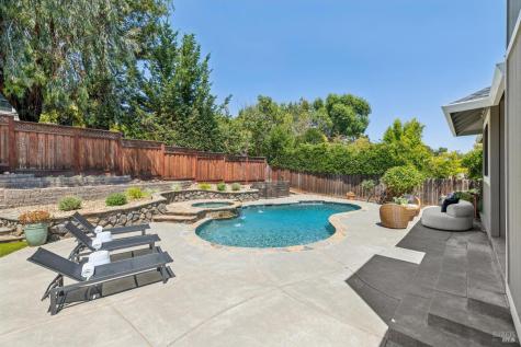 212 San Ramon Way Novato CA 94945
