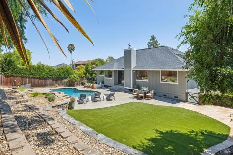 212 San Ramon Way Novato CA 94945