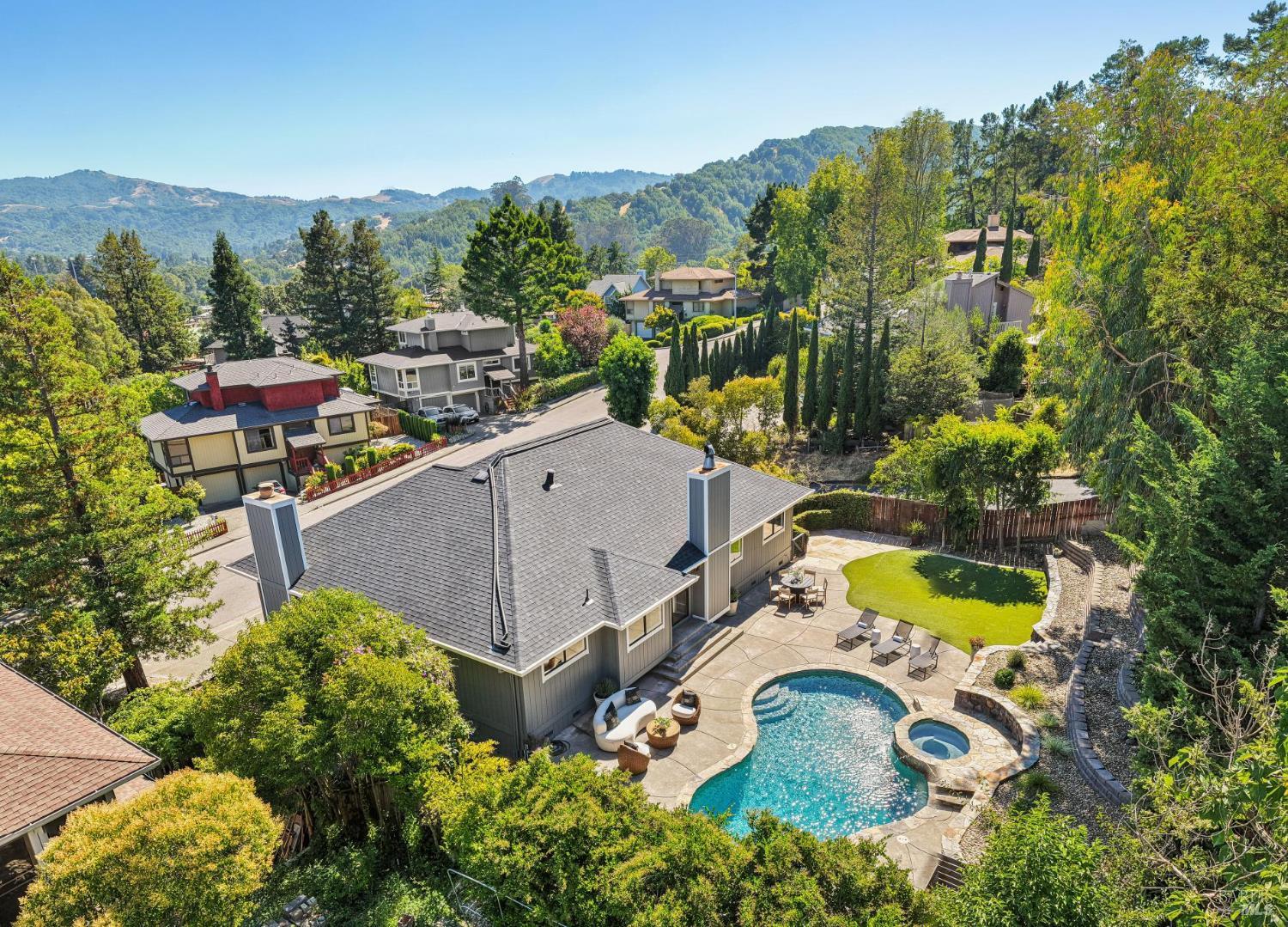 212 San Ramon Way Novato CA 94945