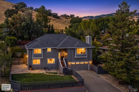 212 San Ramon Way Novato CA 94945