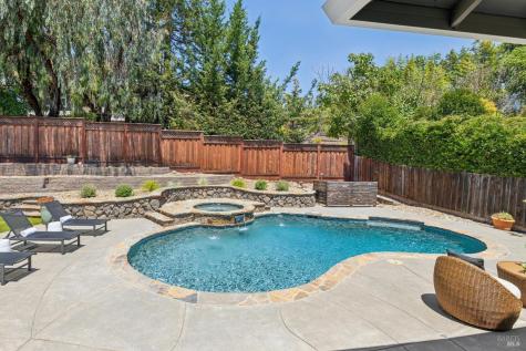 212 San Ramon Way Novato CA 94945