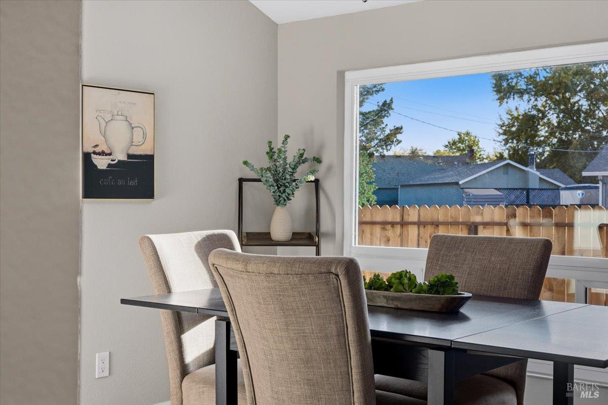 492 Albert Way Petaluma CA 94954