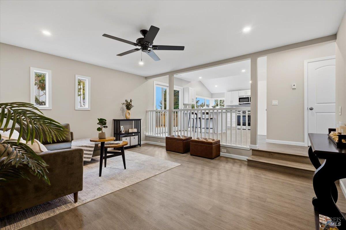 492 Albert Way Petaluma CA 94954