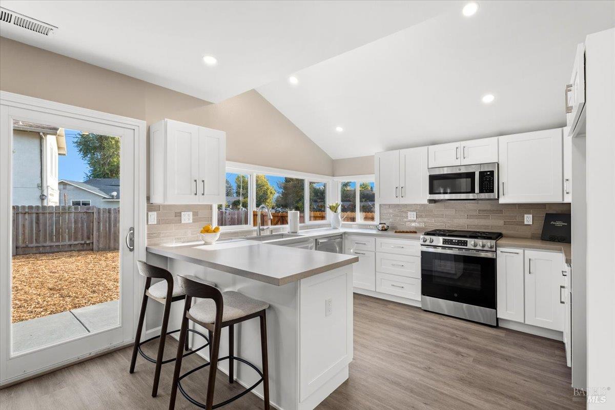 492 Albert Way Petaluma CA 94954