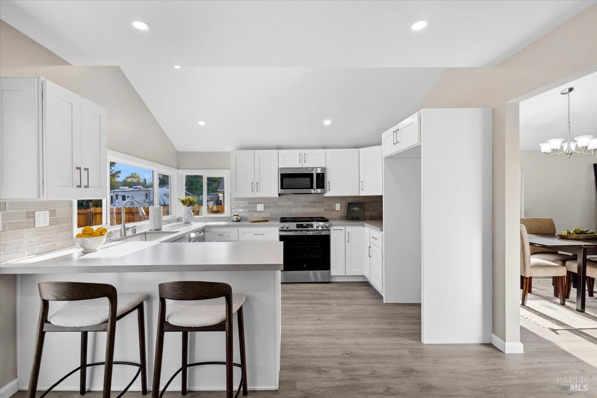 492 Albert Way Petaluma CA 94954