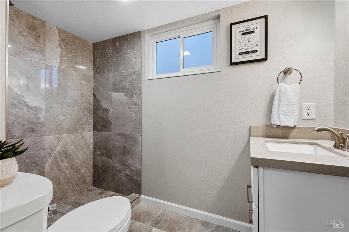 492 Albert Way Petaluma CA 94954