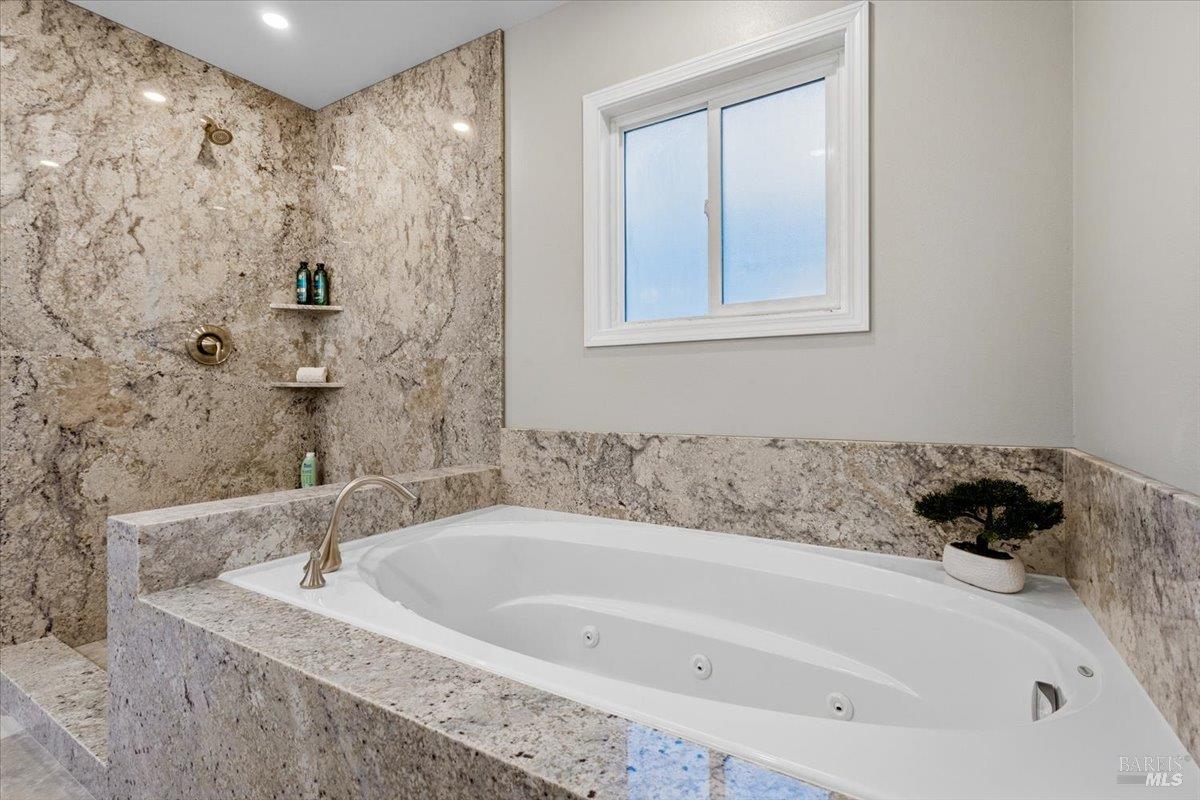 492 Albert Way Petaluma CA 94954