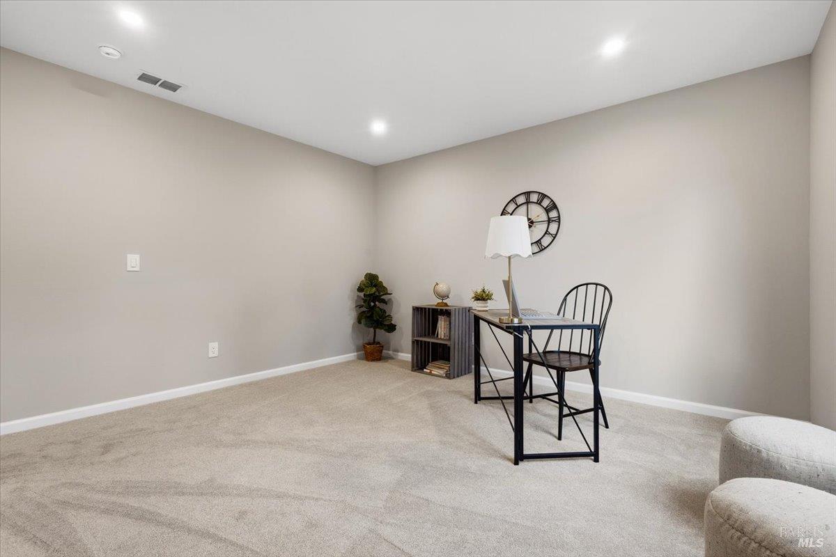 492 Albert Way Petaluma CA 94954