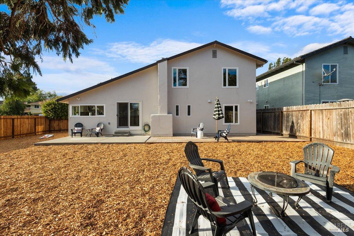 492 Albert Way Petaluma CA 94954