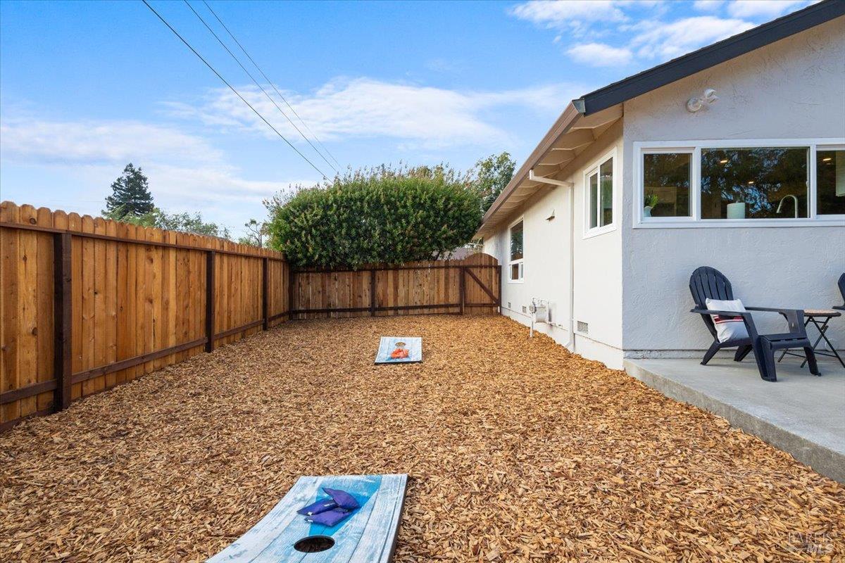 492 Albert Way Petaluma CA 94954