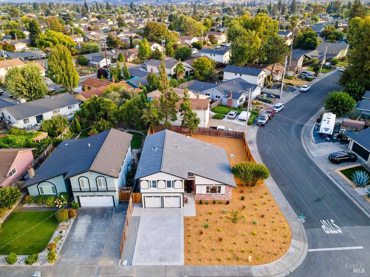 492 Albert Way Petaluma CA 94954