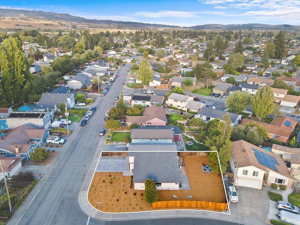 492 Albert Way Petaluma CA 94954