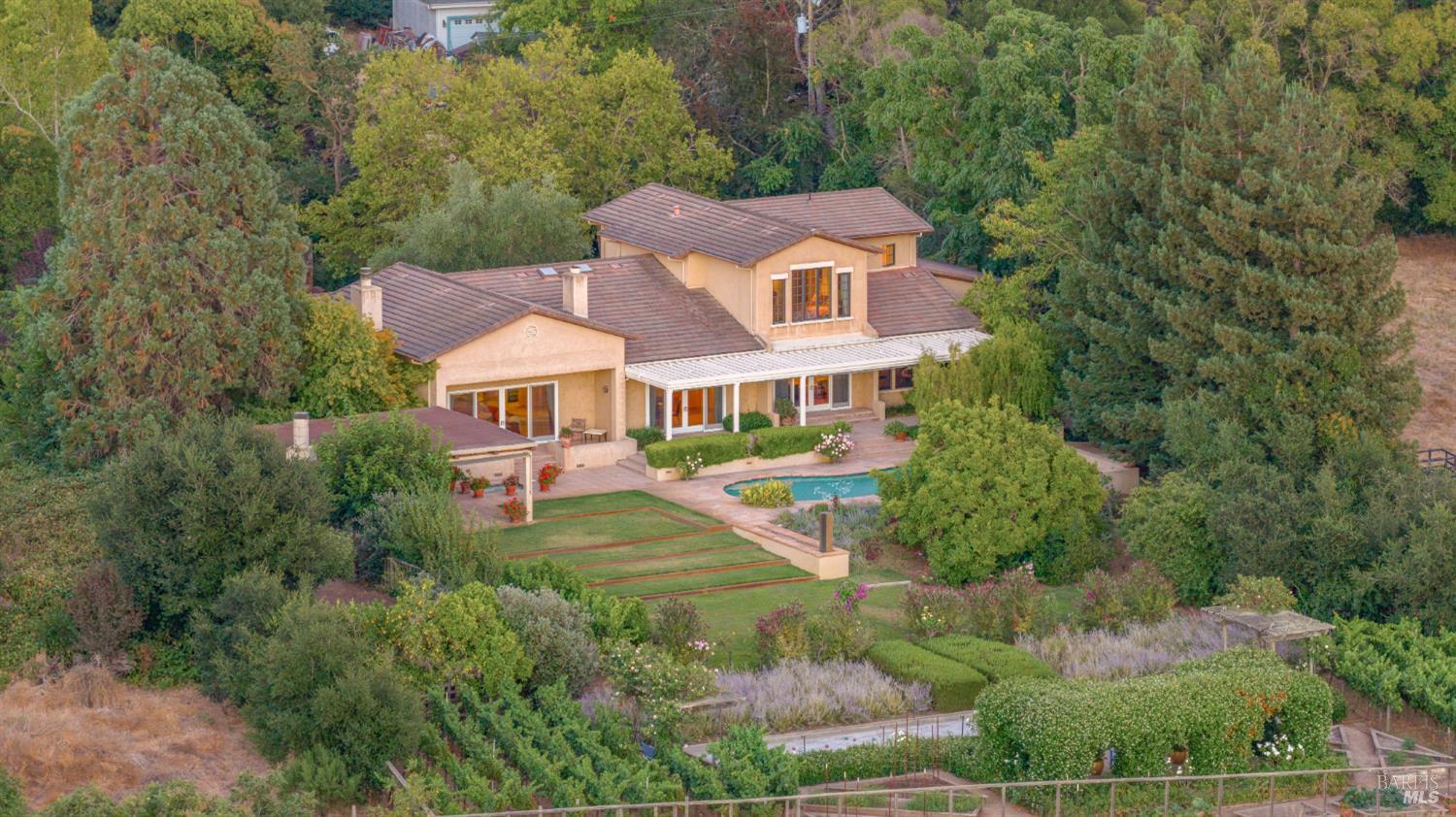 4163 E 3rd Avenue Napa CA 94558