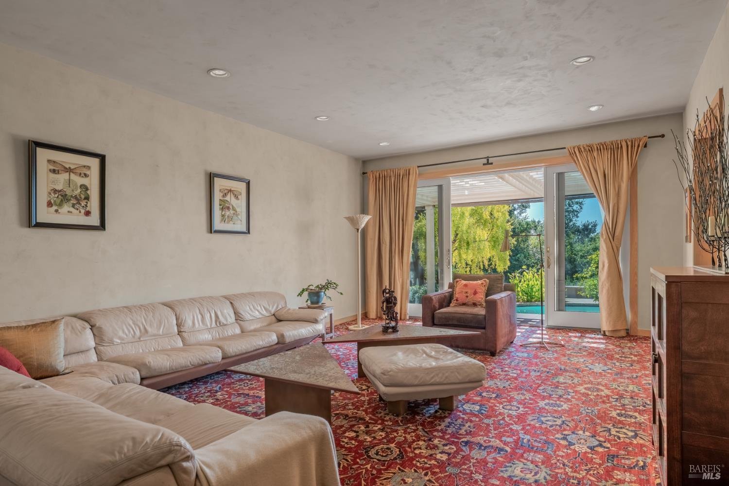4163 E 3rd Avenue Napa CA 94558