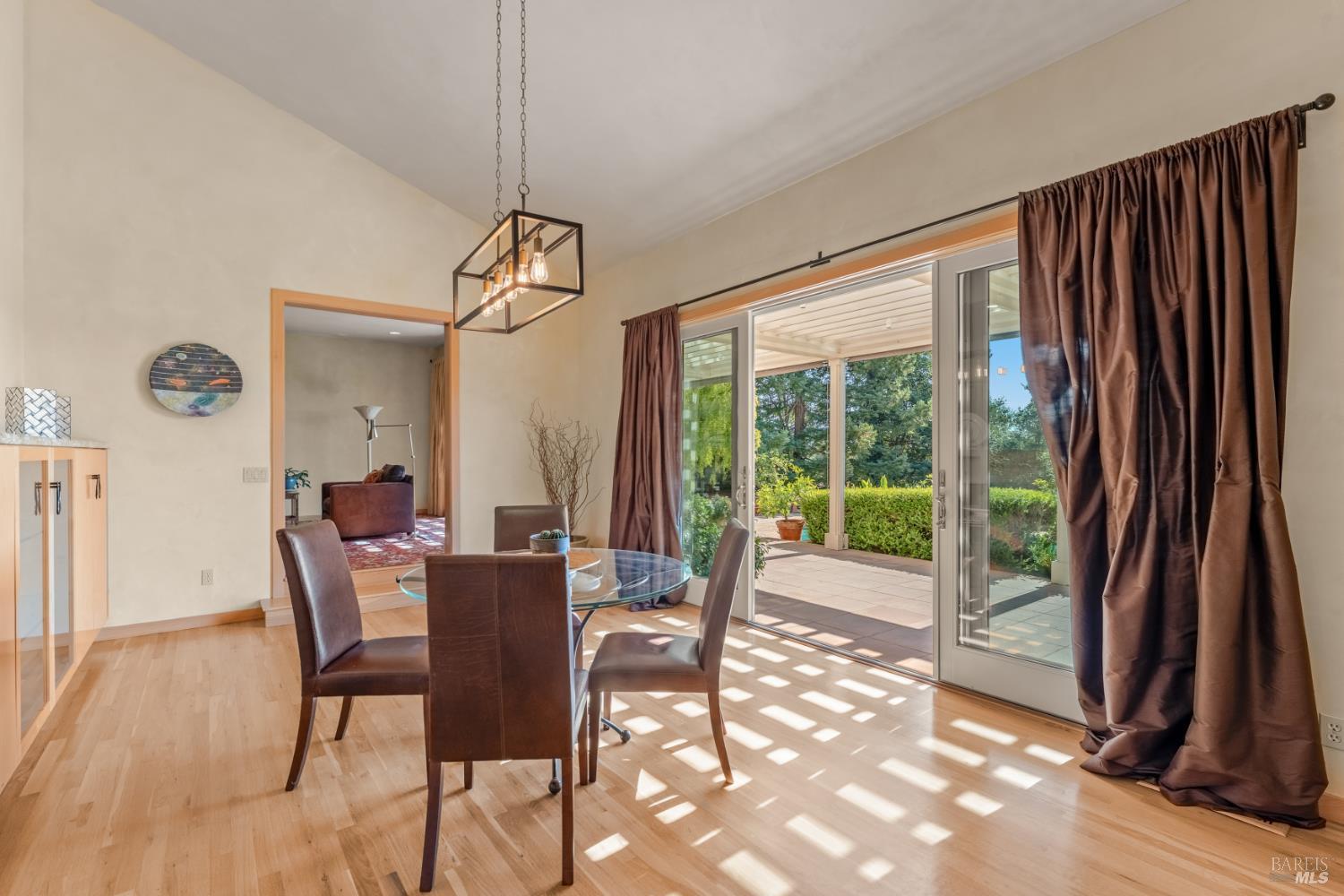 4163 E 3rd Avenue Napa CA 94558