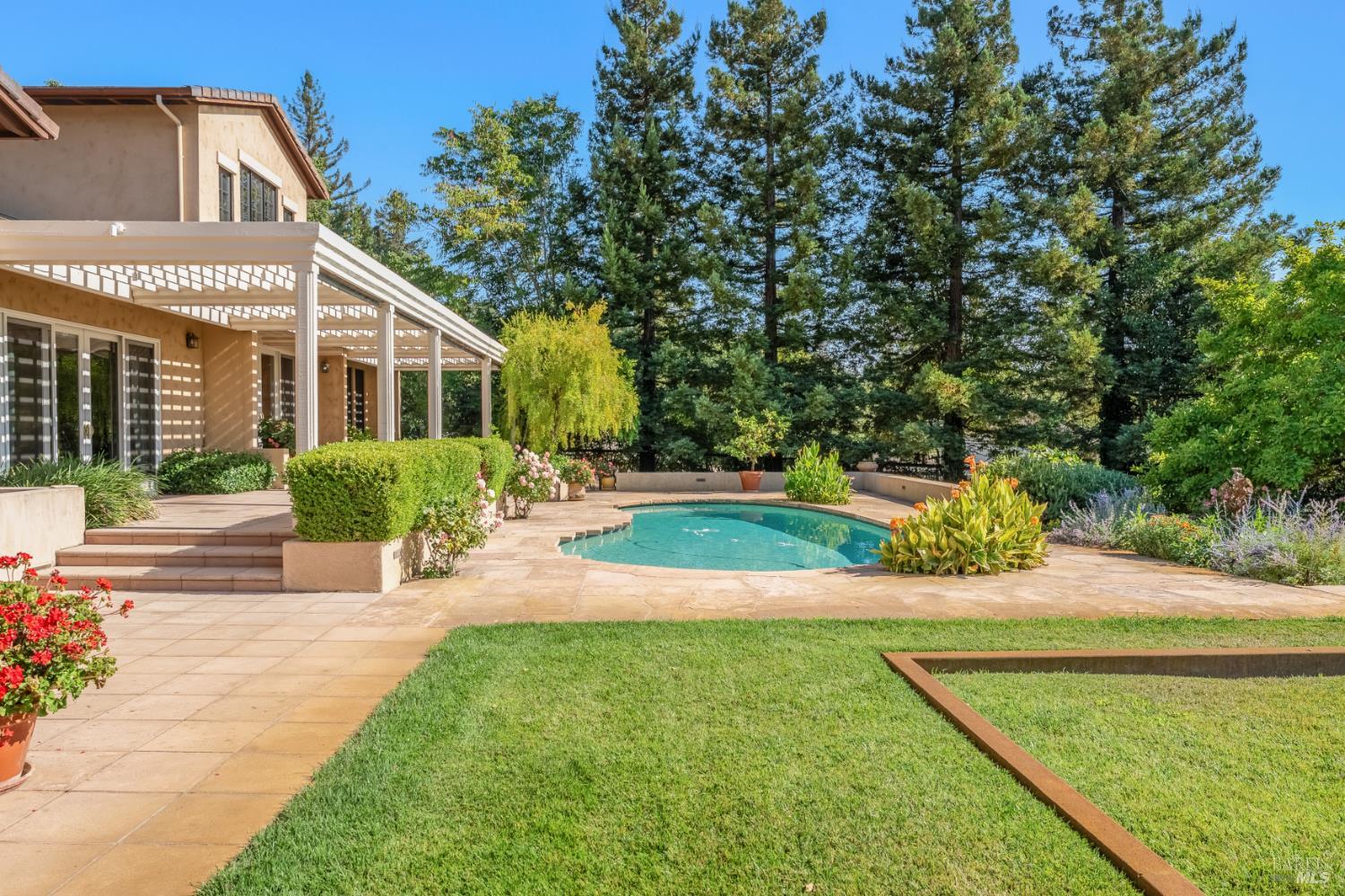 4163 E 3rd Avenue Napa CA 94558