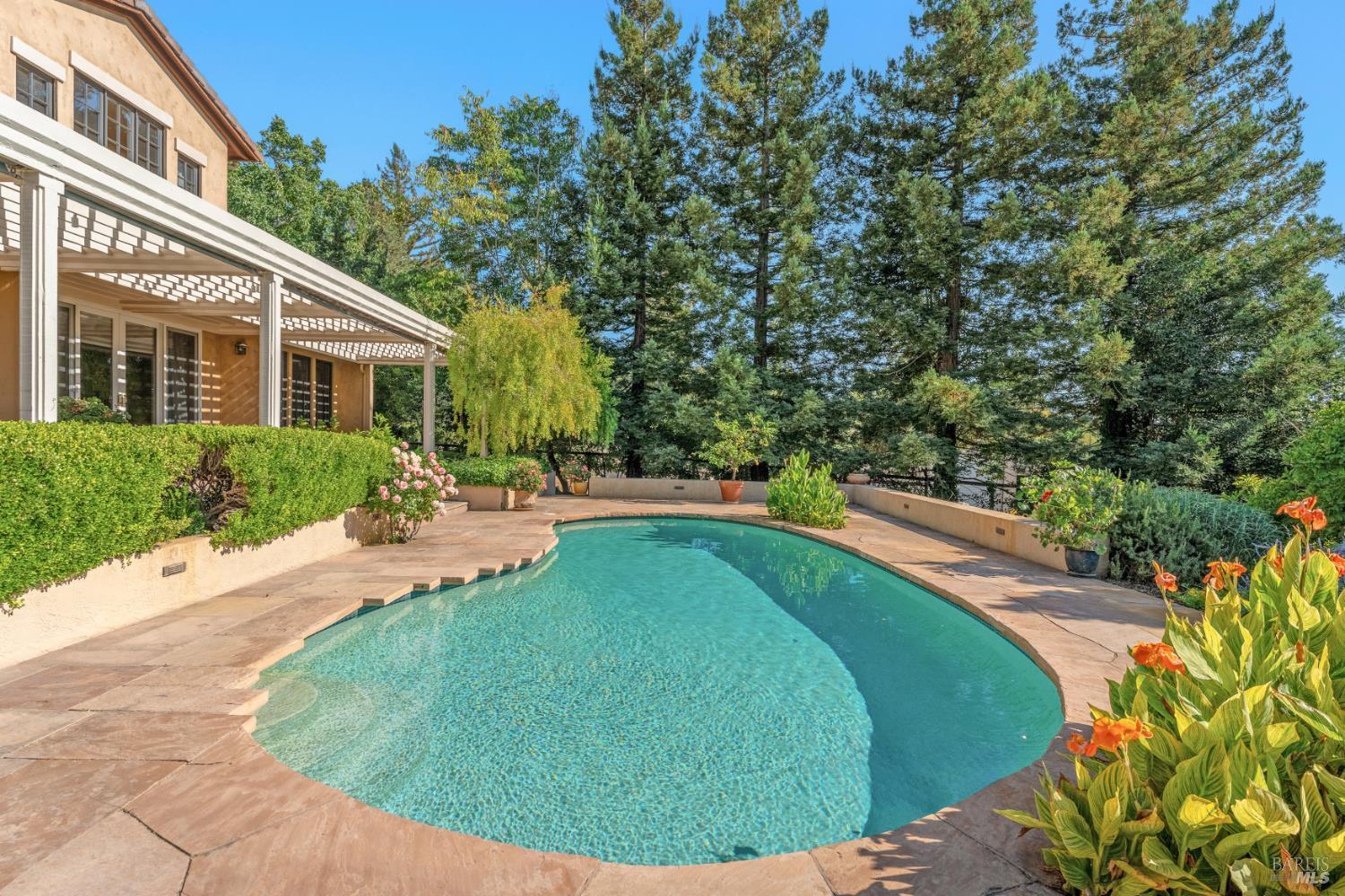 4163 E 3rd Avenue Napa CA 94558